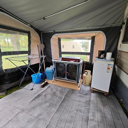 Camping Le Val Aux Fees - Broceliande Concoret Exterior photo