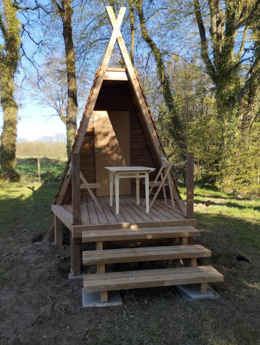 Camping Le Val Aux Fees - Broceliande Concoret Exterior photo
