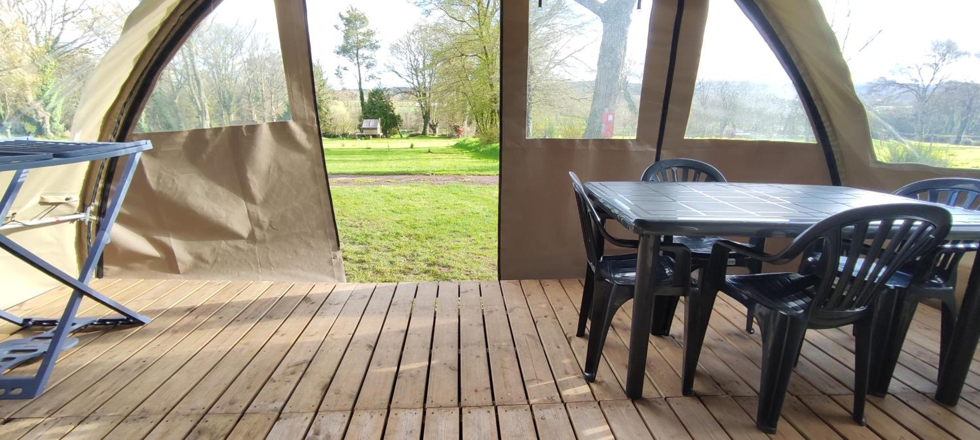 Camping Le Val Aux Fees - Broceliande Concoret Exterior photo