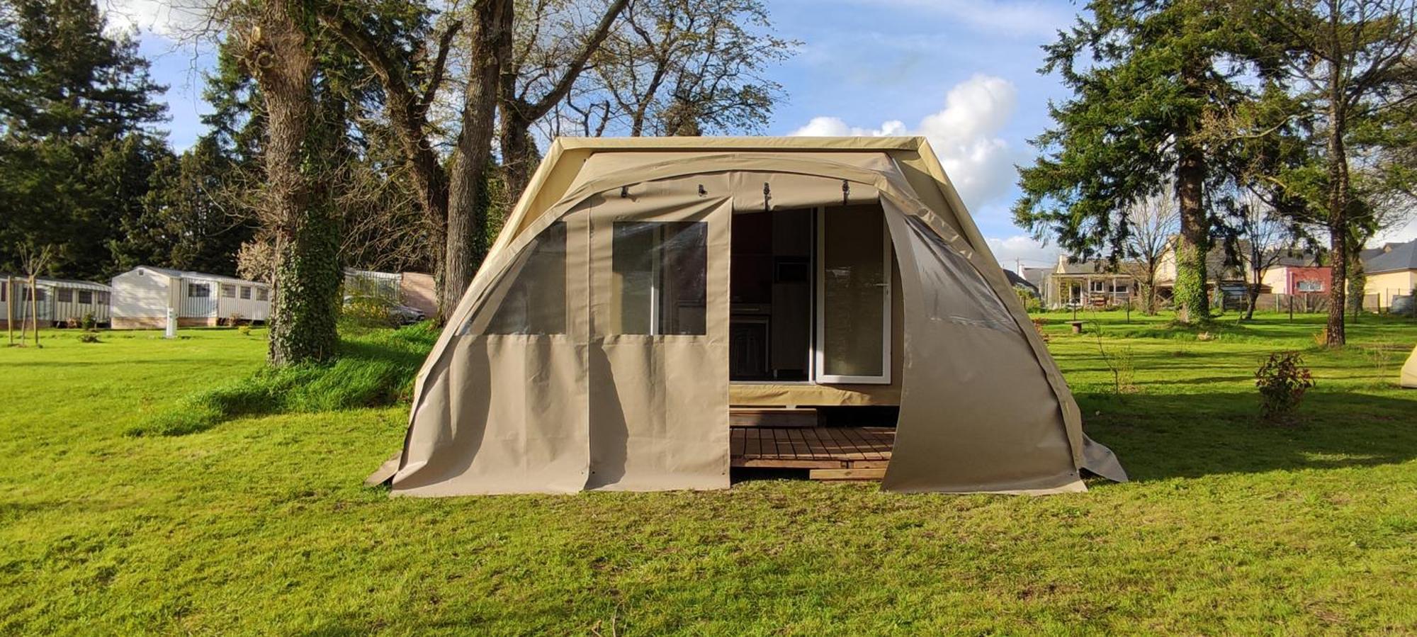 Camping Le Val Aux Fees - Broceliande Concoret Exterior photo